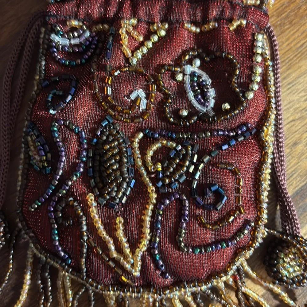 Beaded vintage purse draw string closure and beautiful beading on both sides - Picture 4 of 4